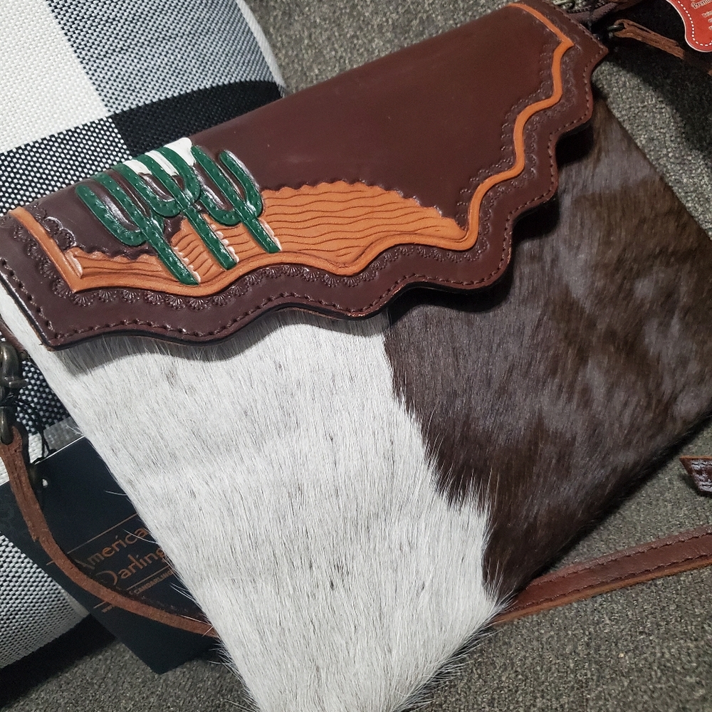 Envelope Cowhide Purse - Picture 4 of 4